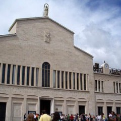 santa_maria_delle_grazie_2_padre_pio_san_giovanni_rotondo-392x270