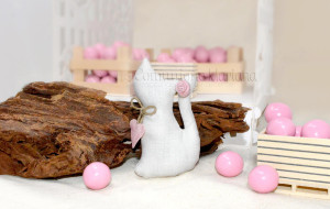 Gatto piccolo in tessuto con rosellina e cuore rosa - Collezione Shabby - €4.500