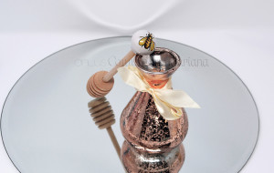 Spargimiele in ceramica decorato a mano, con tulle e confetti - Collezione Ceramiche di Vietri - €6.50