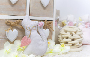 Gatto grande in pizzo san gallo bianco con cuore rosa - Collezione Shabby - €6,00