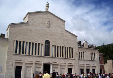 santa_maria_delle_grazie_2_padre_pio_san_giovanni_rotondo-392x270